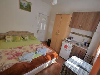 Гостевой дом Apartments Blagoj Сутоморе Номер-студио с балконом (для 2 взрослых)-3